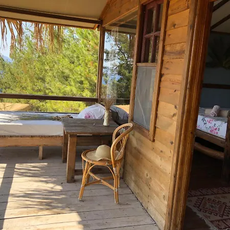 Honey Hill Forest Cabins By The Sea Frühstückspension Faralya